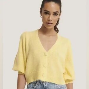 Mango Butter Yellow Puff Sleeve V-Neck Button Front Women’s Cardigan